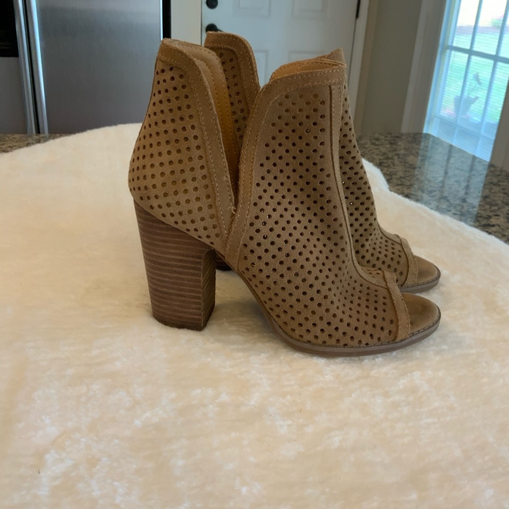Lucky Brand  booties